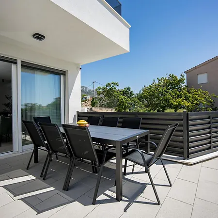 Lucis Villa *