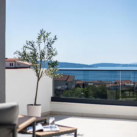 Lucis Villa Kastela