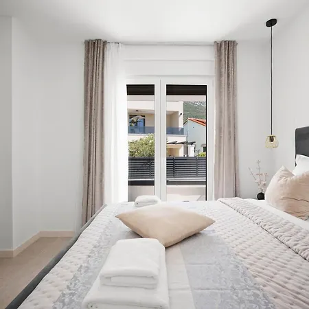 Lucis Villa Kaštela