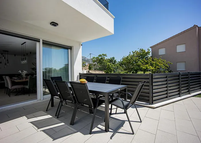 Lucis Villa *