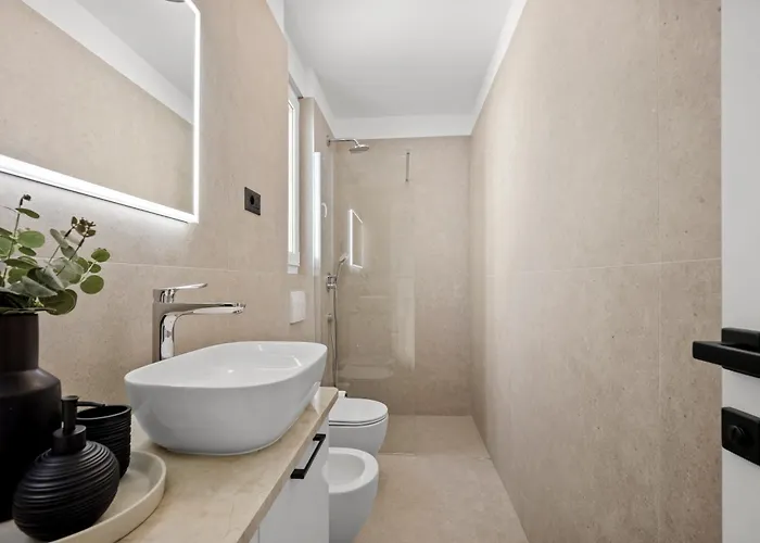Lucis Villa *