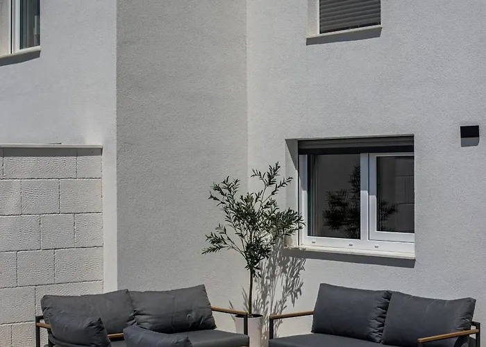 Villa Lucis Kastela