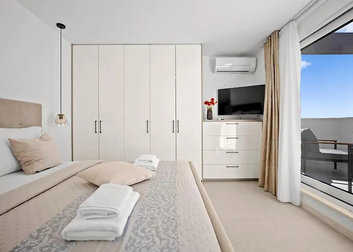 Lucis Villa *